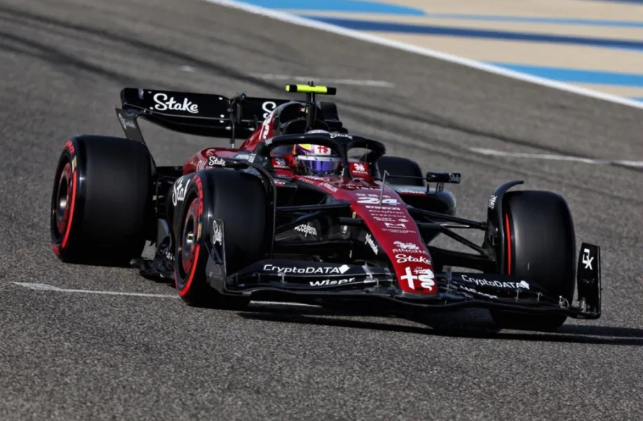 F1中國大獎賽正在進行！周冠宇：今年若有機會 想?yún)⒓酉翹BA的集訓
