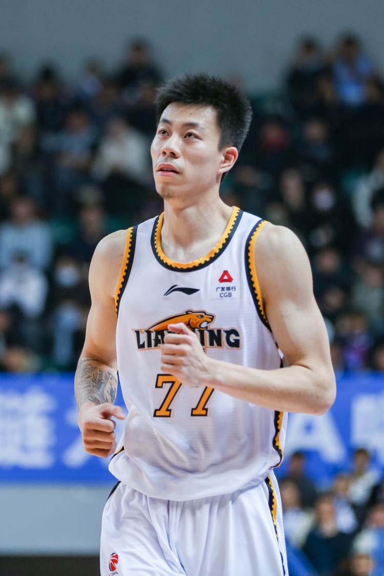 媒體人：張鎮(zhèn)麟、韓德君將因傷缺席今晚對(duì)陣北控的比賽